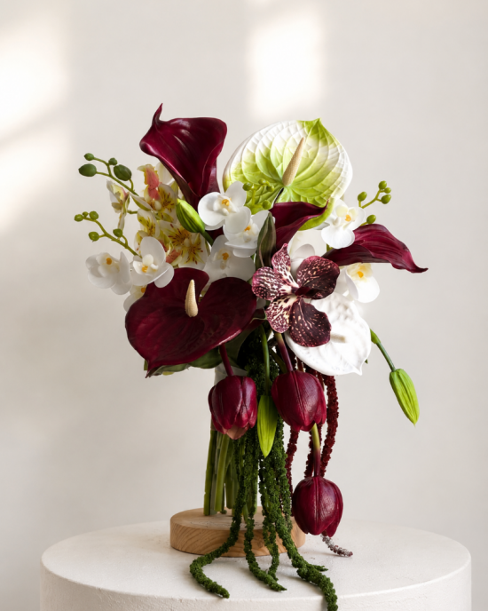 Bordo Anthurium ve Lale Gelin Buketi | Modern Lüks Tasarım